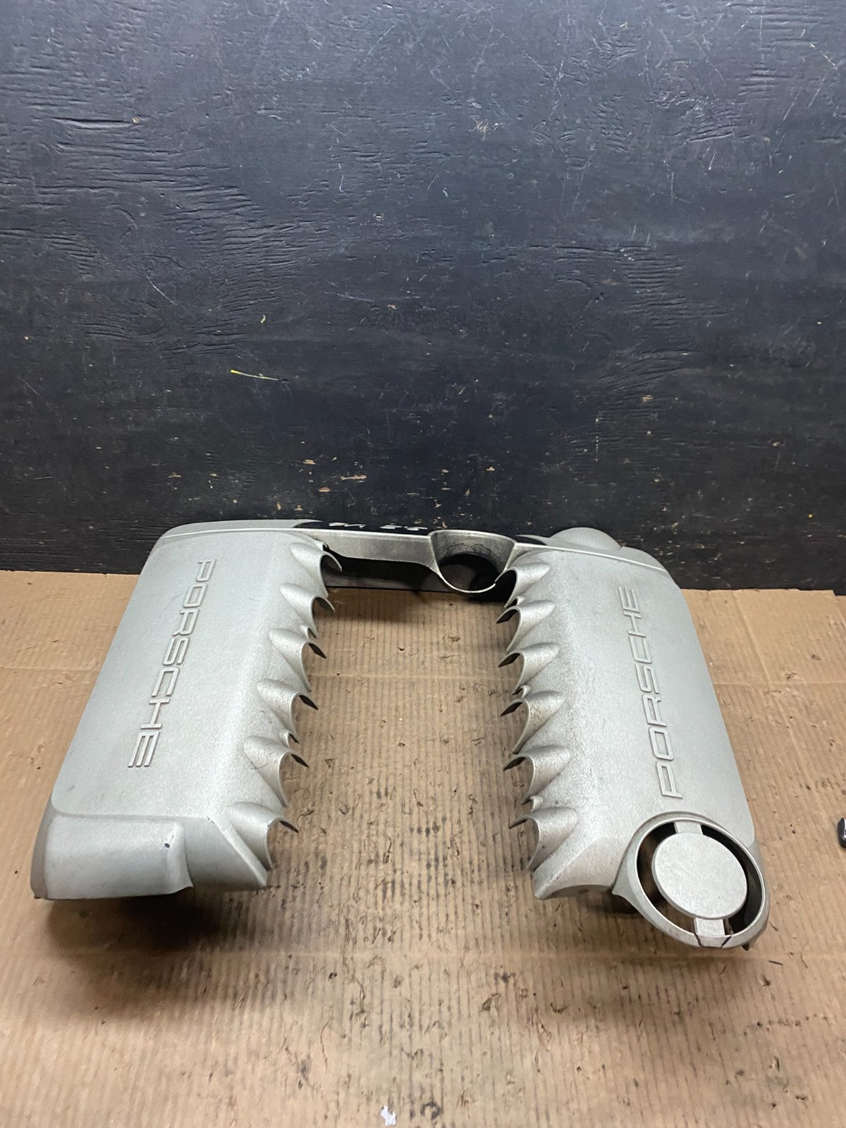 2004 to 2006 Porsche Cayenne 3.2L V6 Engine Motor Cover T9551 DG1