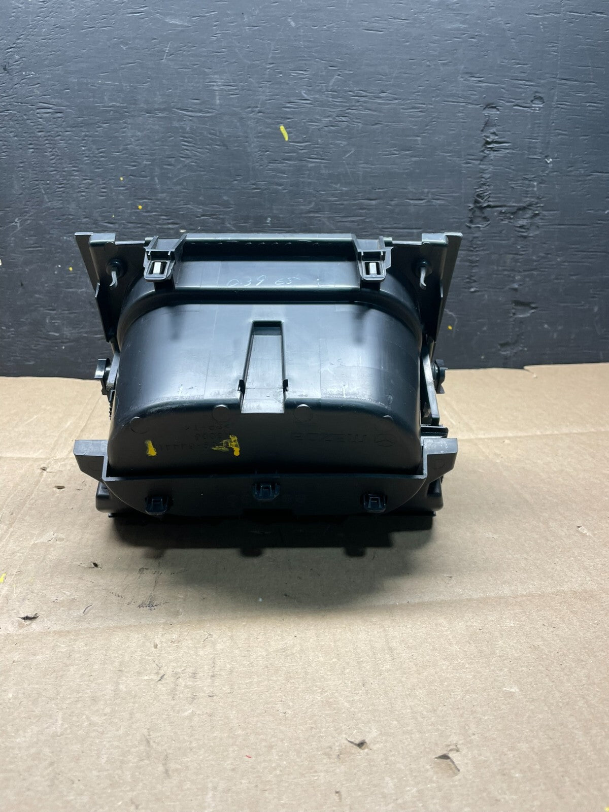 2010 - 2012 Mazda CX-9 Front Center Console Cup Holder i5086 DG12