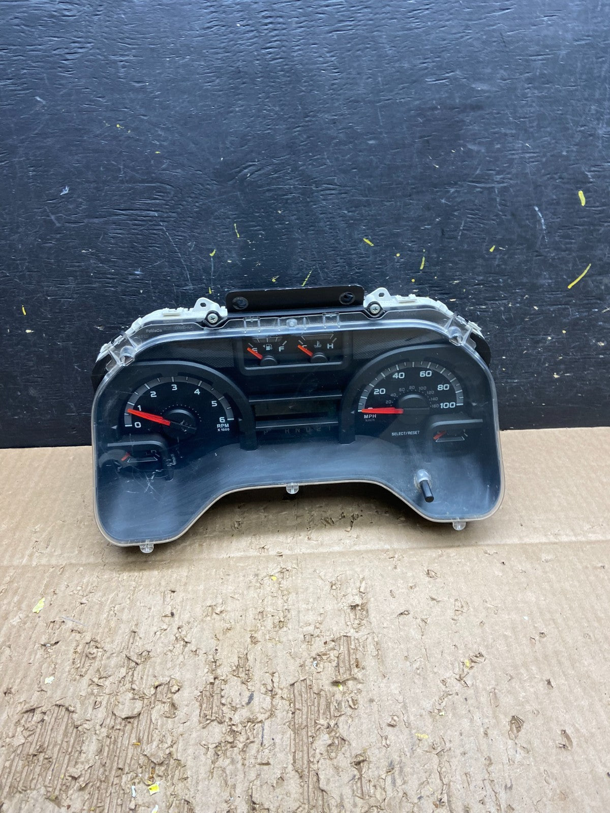 2009 Ford E150 E250 E350 VAN Gauge Speedometer Cluster v7838 DG0