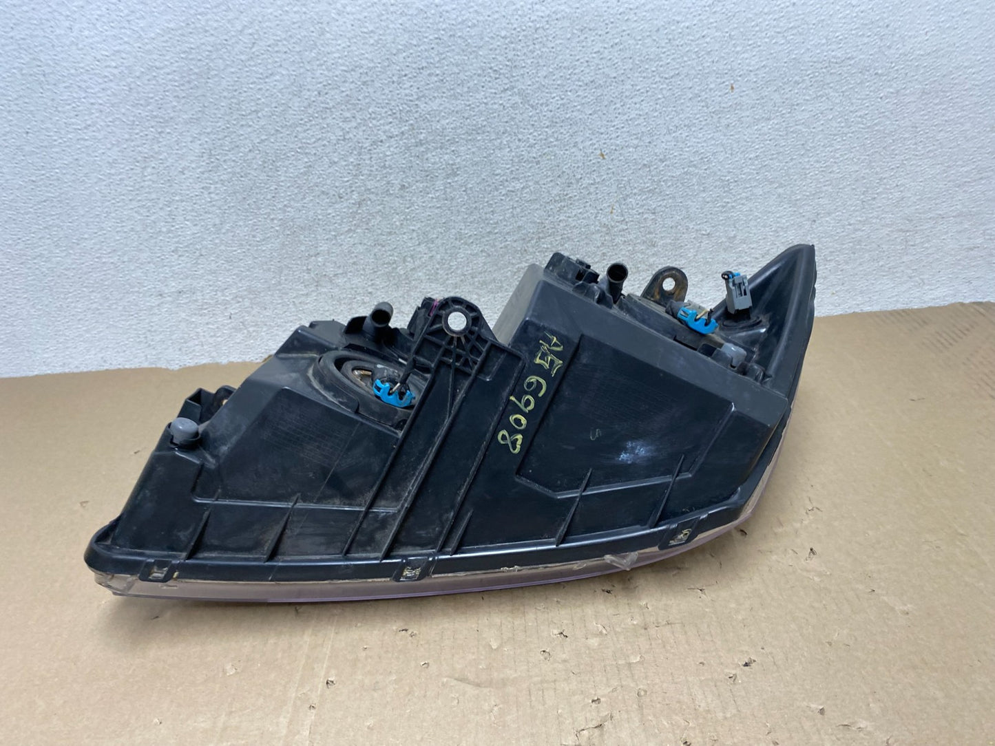 2009 to 2017 Dodge Journey Headlight Right Passenger Rh Halogen AG6908 DW7