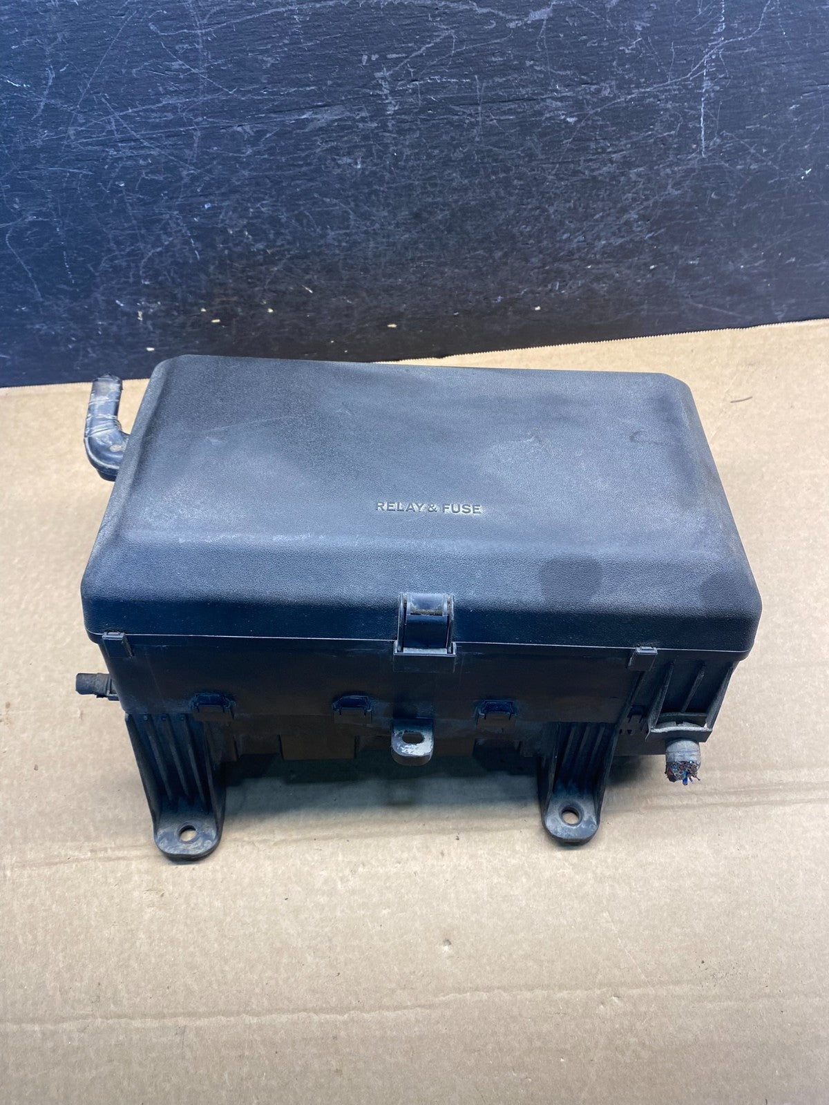 2007 to 2010 Toyota Tundra Under Hood Fuse Box Relay AF7608 DG1