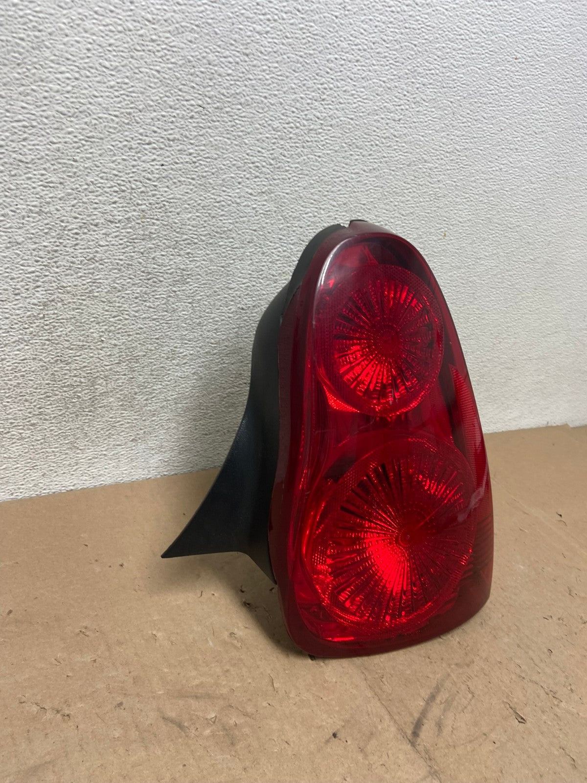 2006 to 2007 Chevrolet Monte Carlo Right Passenger RH Side Tail Light AG4961 LK2