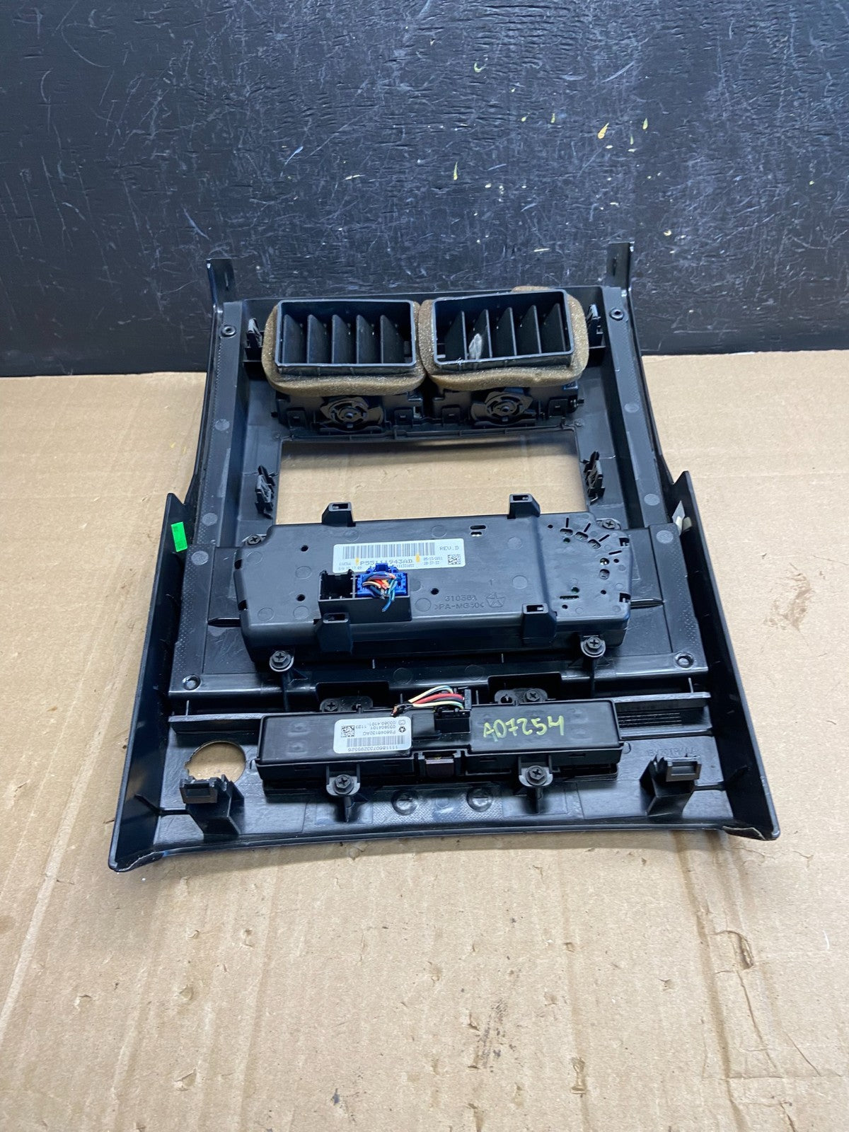 2008 to 2012 Jeep Liberty Dash Climate Temperature Control Radio Bezel AD7254 DG4