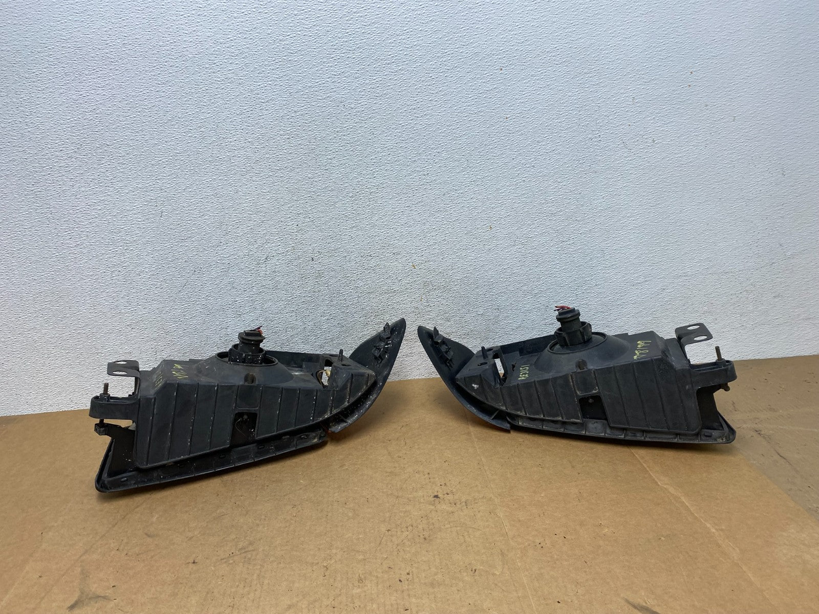 1989 to 1995 Plymouth Acclaim Left+Right Side Headlights AE3151 DW9