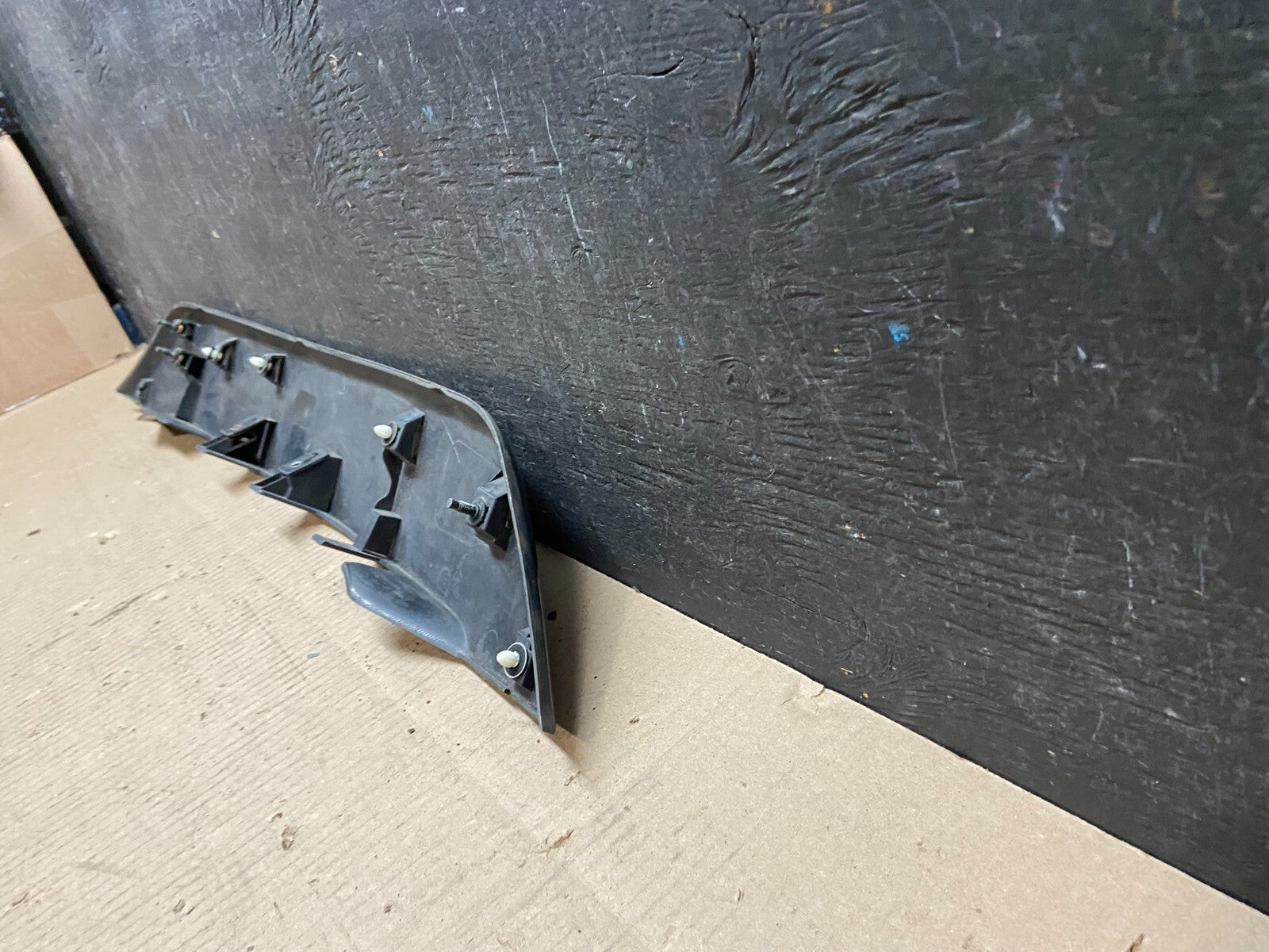 2007 to 2013 Mitsubishi Outlander Rear Hatch Tailgate Trim Molding OEM i7490 DG6