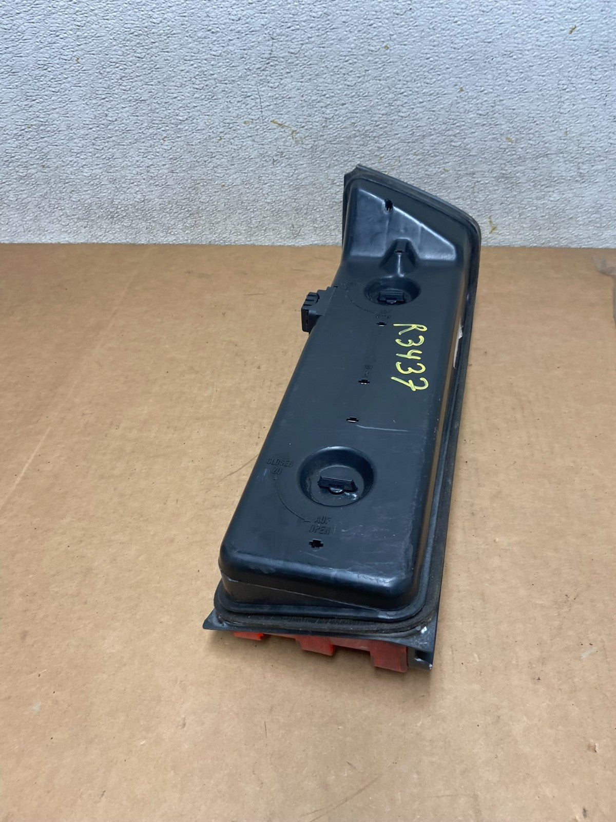 1984 - 1993 Mercedes-Benz W201 190E Right Passenger RH Side Tail Light r3437 DG7