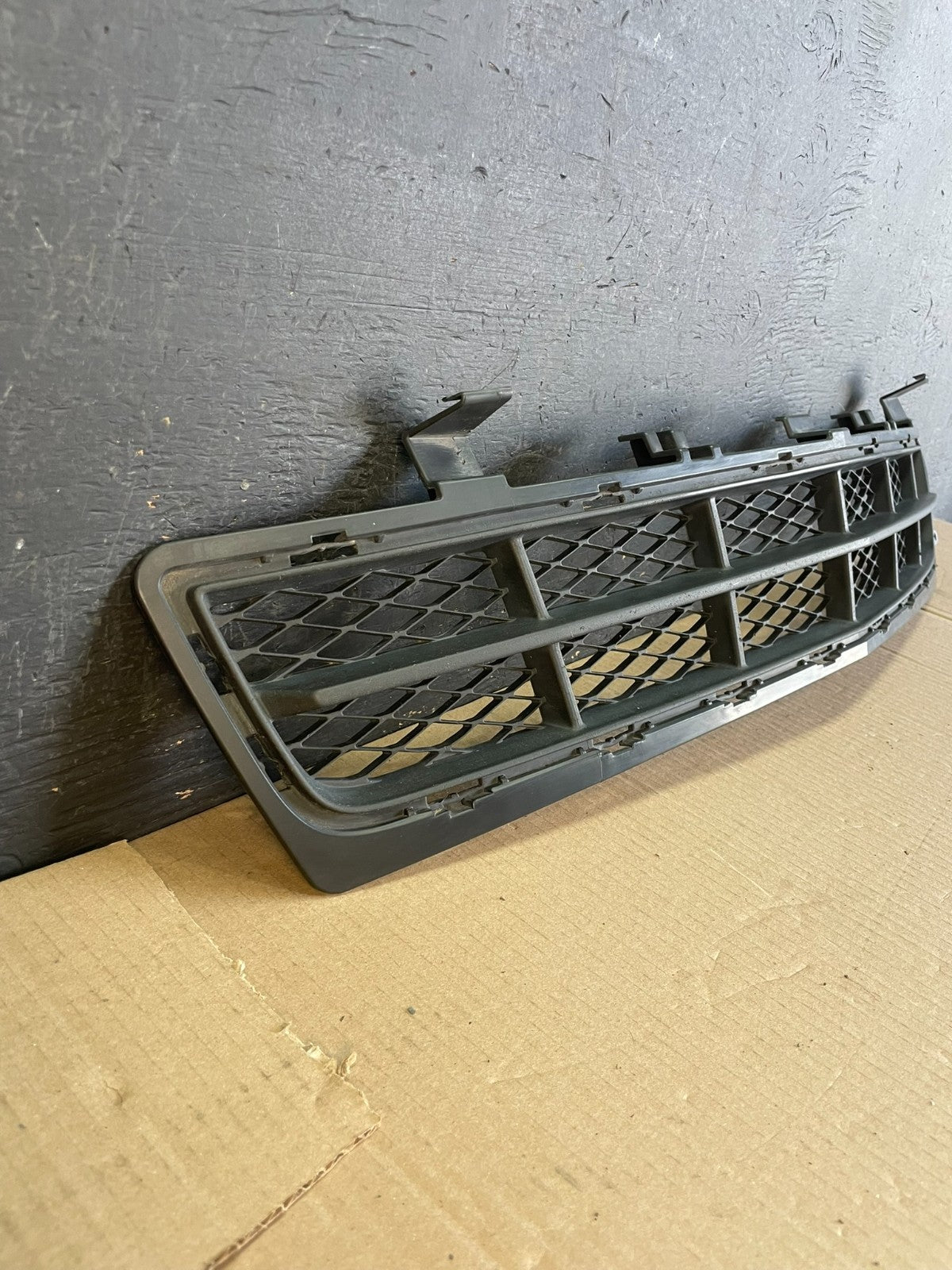 2010-2013 Buick Lacrosse Front Lower Grill Grille AE3543 DG2