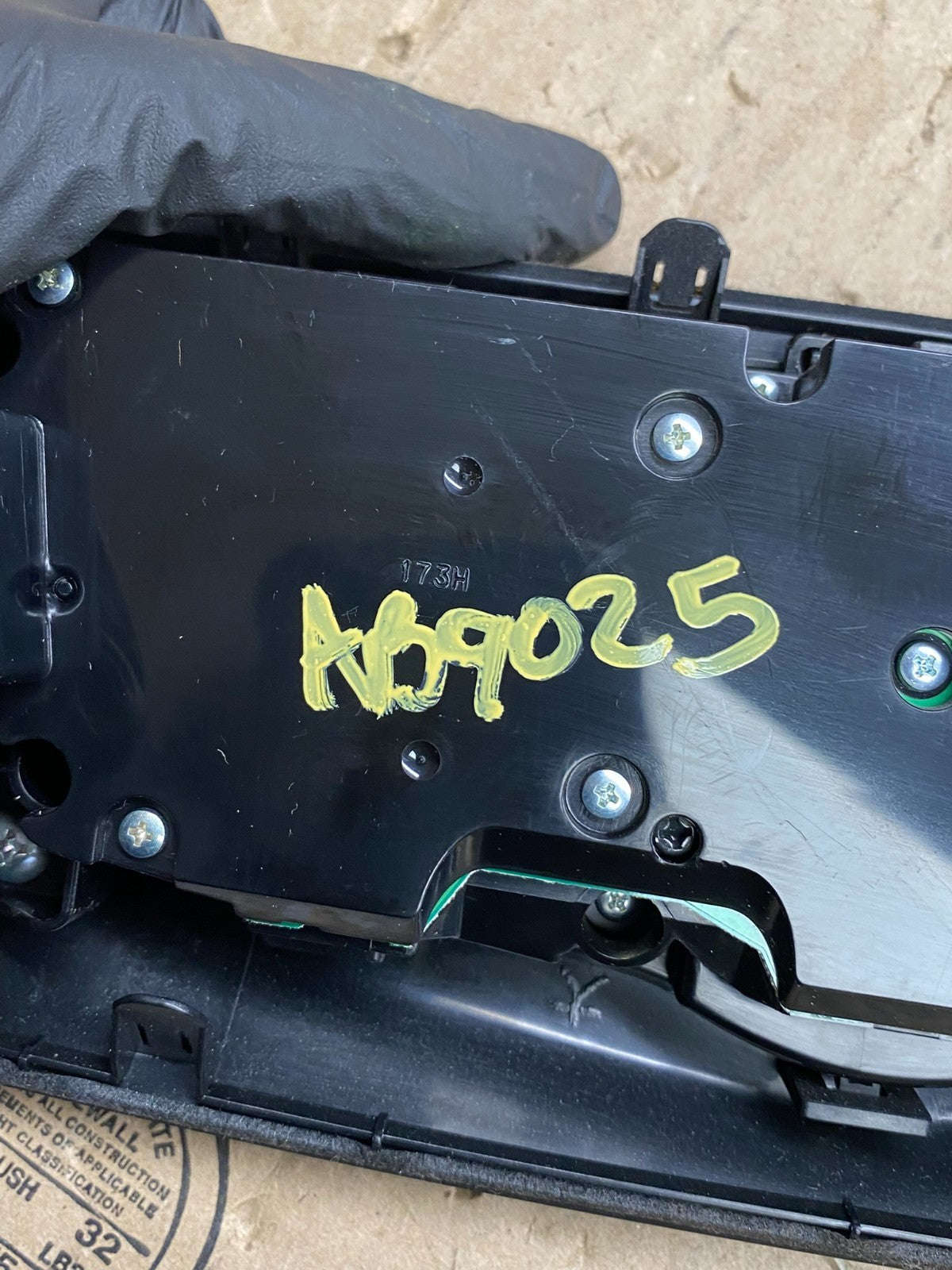 2009-2014 Nissan Murano AM FM Radio CD Control Panel AB9025 DG6