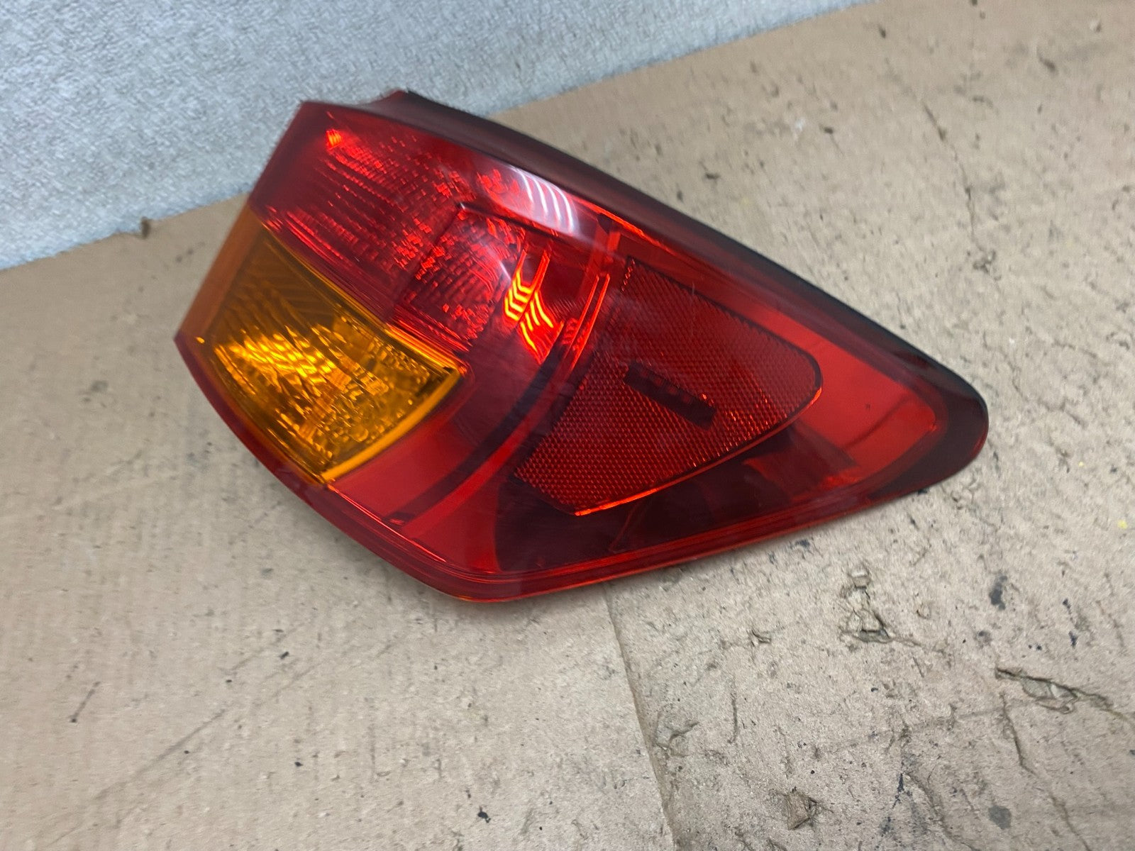 2006-2008 Lexus IS250 Right Passenger Rh Side Outer Tail Light OEM W2834 DW1