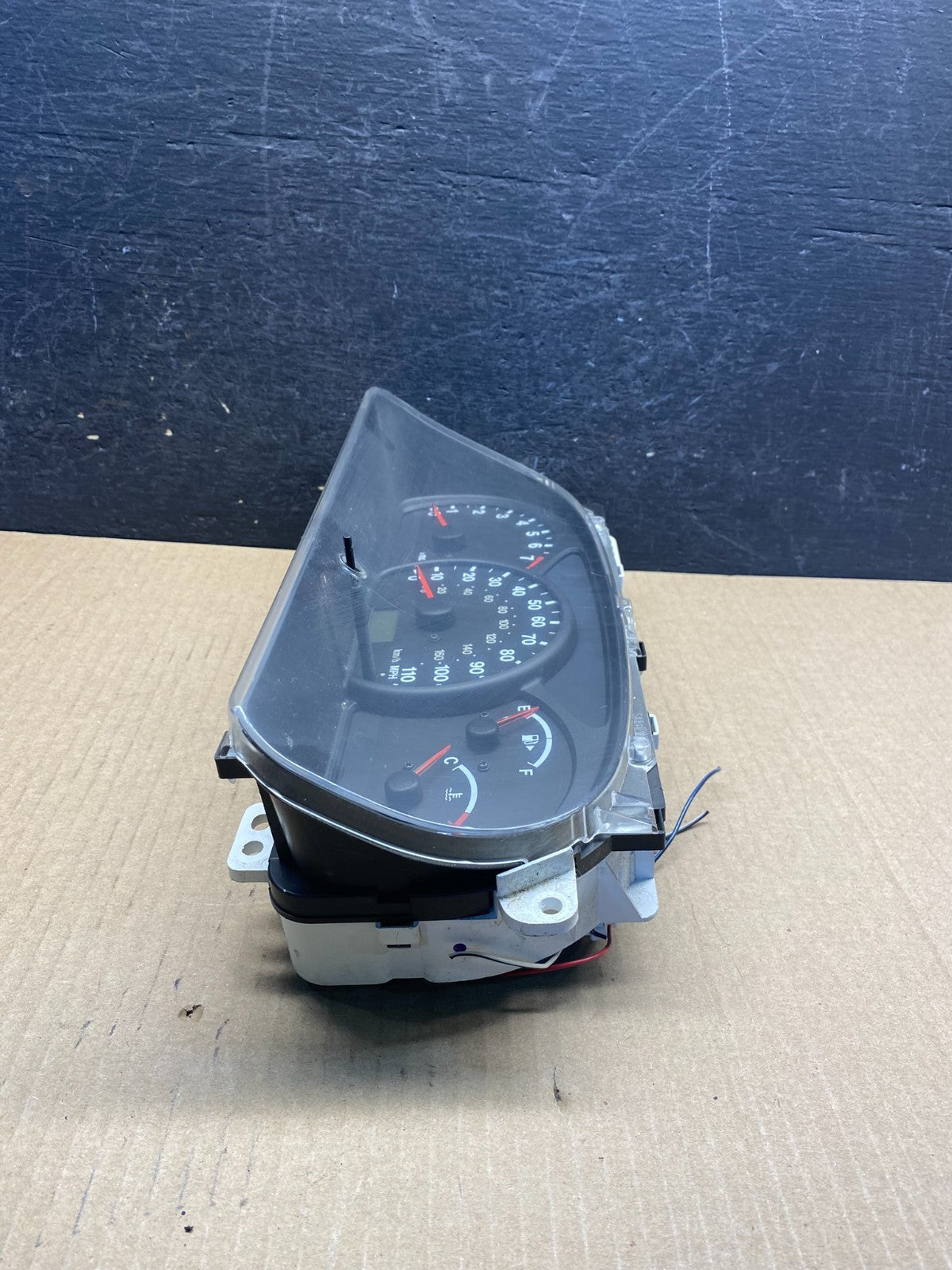 2001 to 2004 Chevrolet Tracker Cluster Gauge Speedometer ECM AG3915 DG2