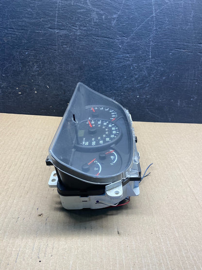 2001 to 2004 Chevrolet Tracker Cluster Gauge Speedometer ECM AG3915 DG2