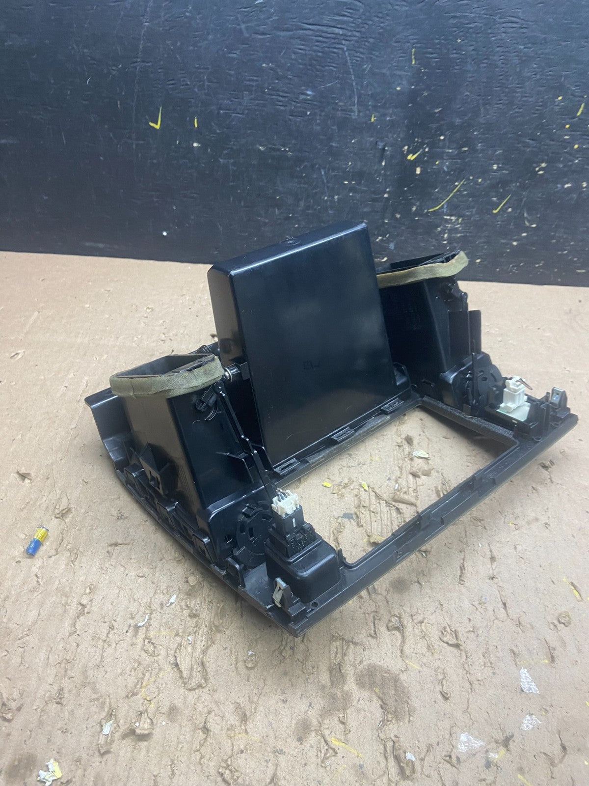 2007 to 2012 Nissan Versa Center Vent Dash Radio Trim Bezel OEM T9018 DG6