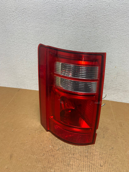 2008 to 2010 Dodge Grand Caravan Left Driver LH Side Tail Light AE0341 LK0