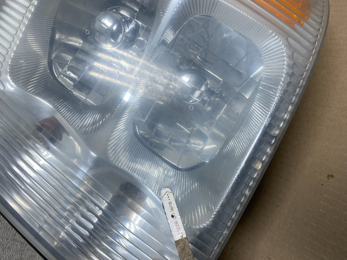 2002 to 2006 Cadillac Escalade Left Driver Lh Xenon HID Headlight AJ2359 DW4