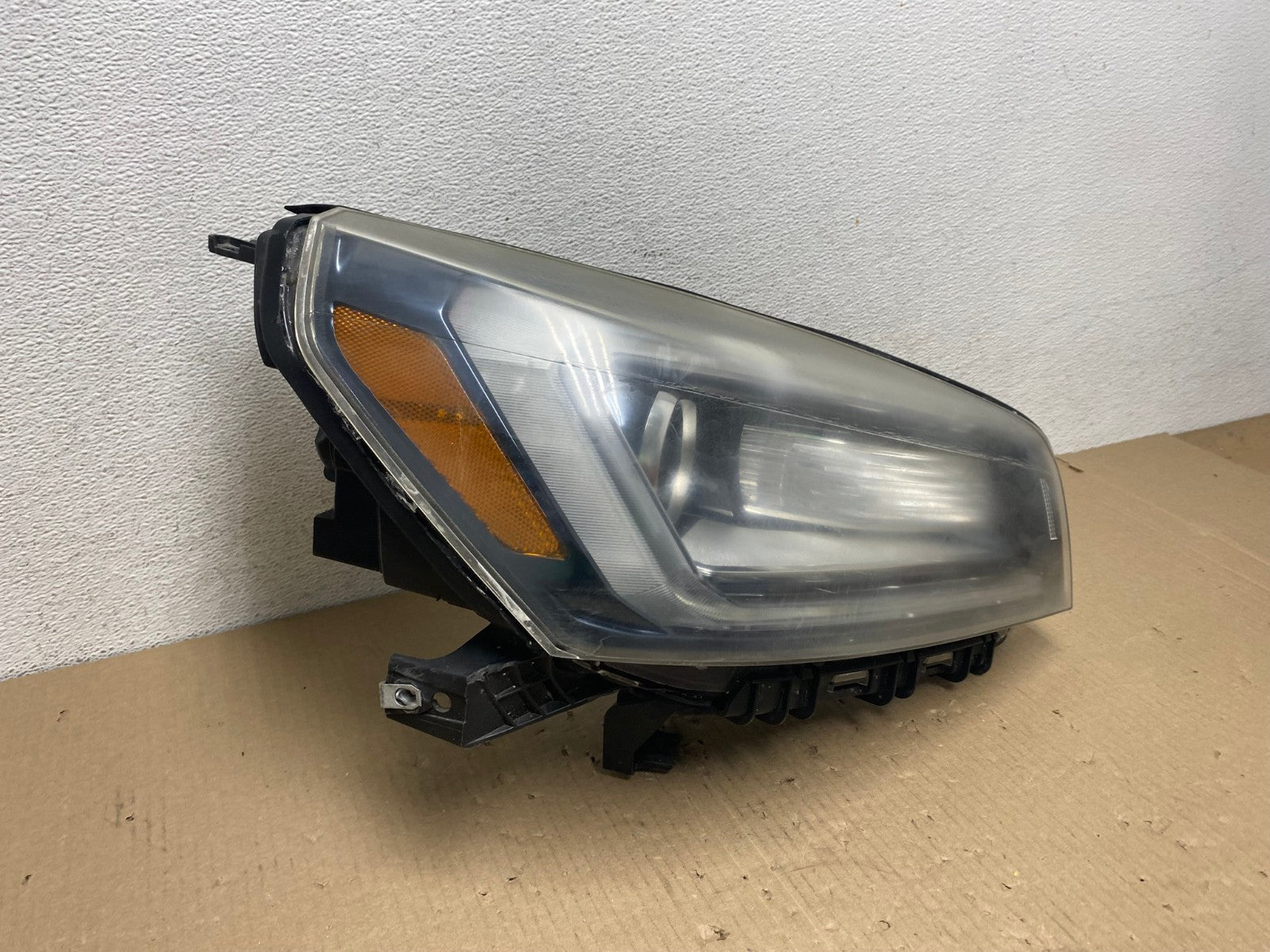 2013-2016 Gmc Acadia Right Passenger RH Side Led Halogen Headlight AE9583 LK2