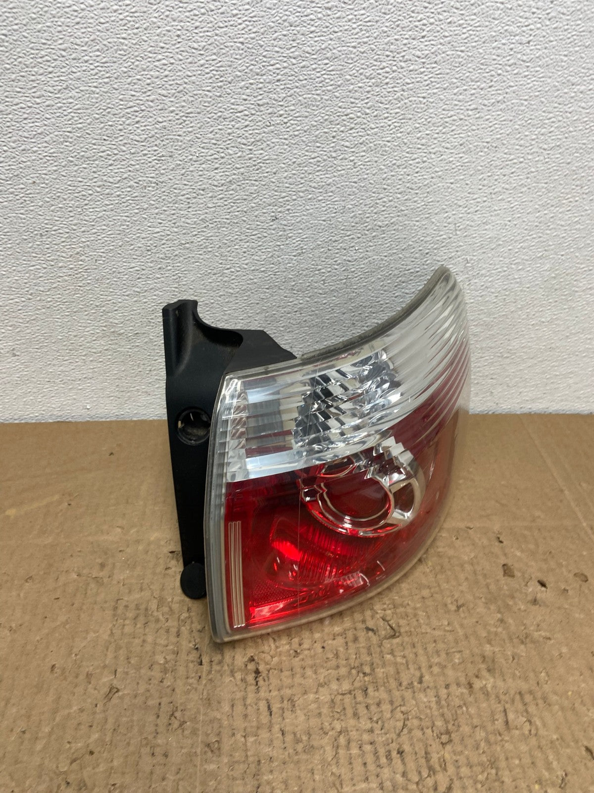 2007 to 2012 GMC Acadia Halogen Tail Light Right Passenger RH Side AC3984 LK2