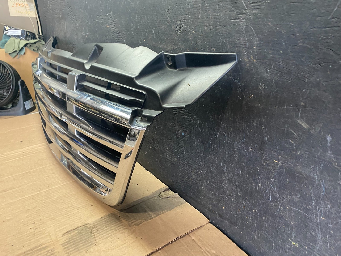 2009 to 2011 Freightliner Sprinter Front Upper Chrome Grill Grille Q0530 DG1