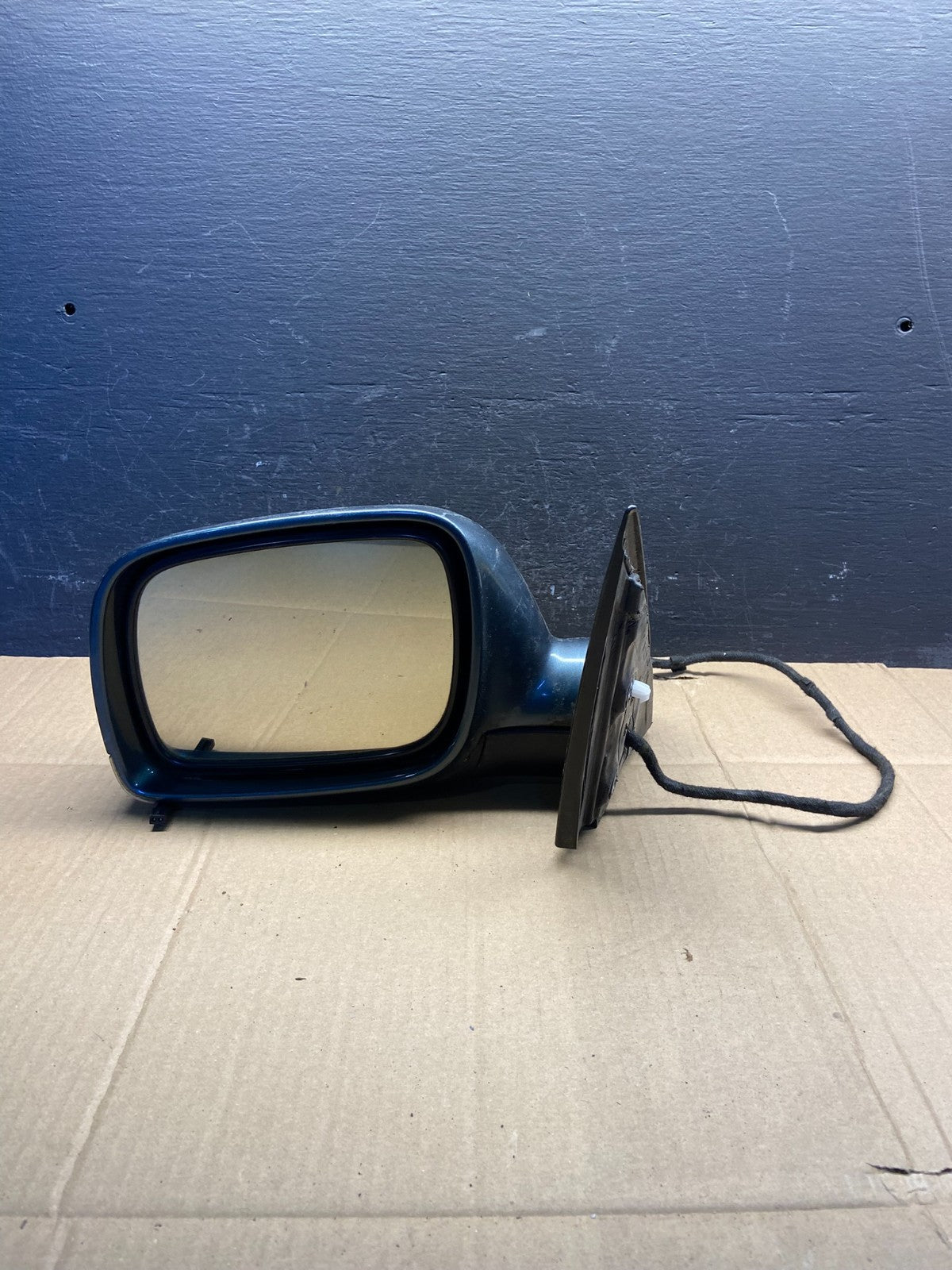 2004 to 2007 Volkswagen Touareg Left Door Power View Door Mirror AD1800 DG9