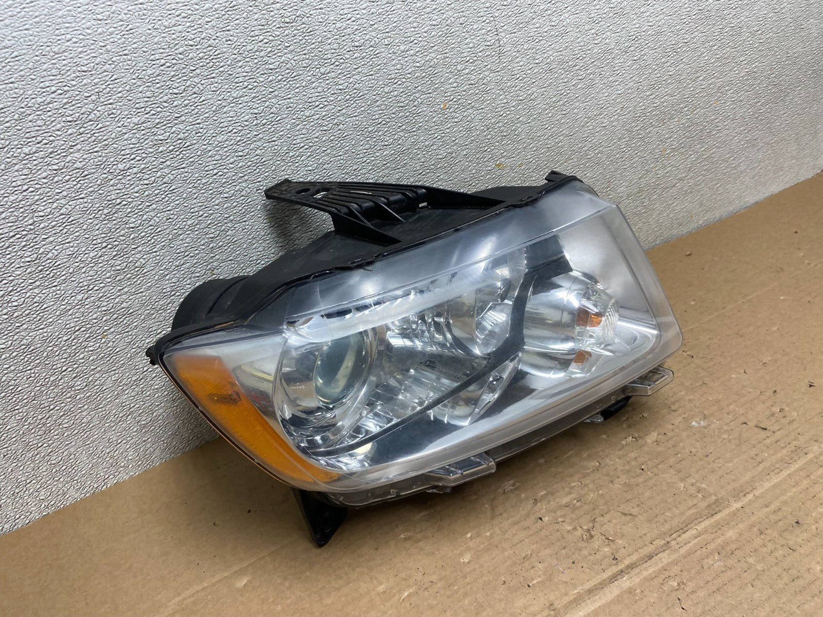 2011-2013 Jeep Grand Cherokee Right Passenger Xenon Headlight AB4512 DW2