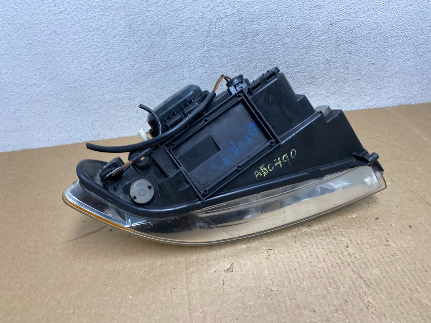 1999 to 2002 Audi A4 Left Driver LH Side Headlight AG0490 DW6
