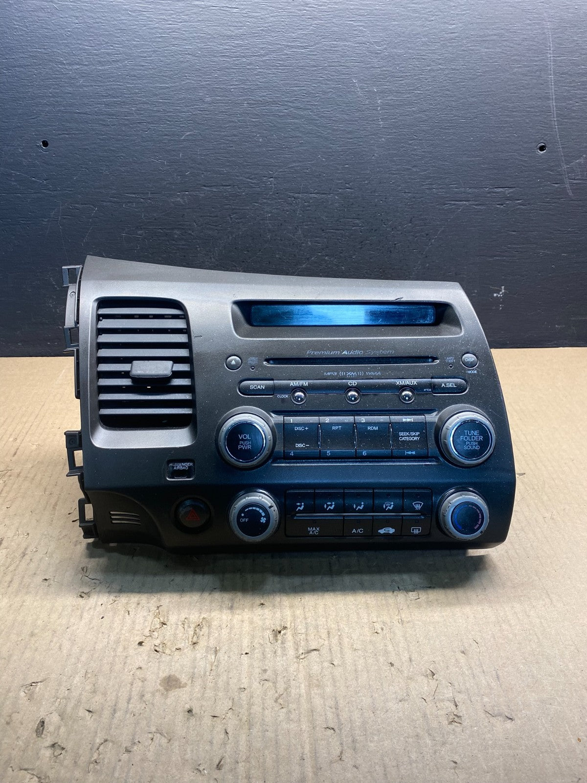 2006 - 2011 Honda Civic Radio AM/FM Climate Control Air Vent Bezel AC2419 DG0