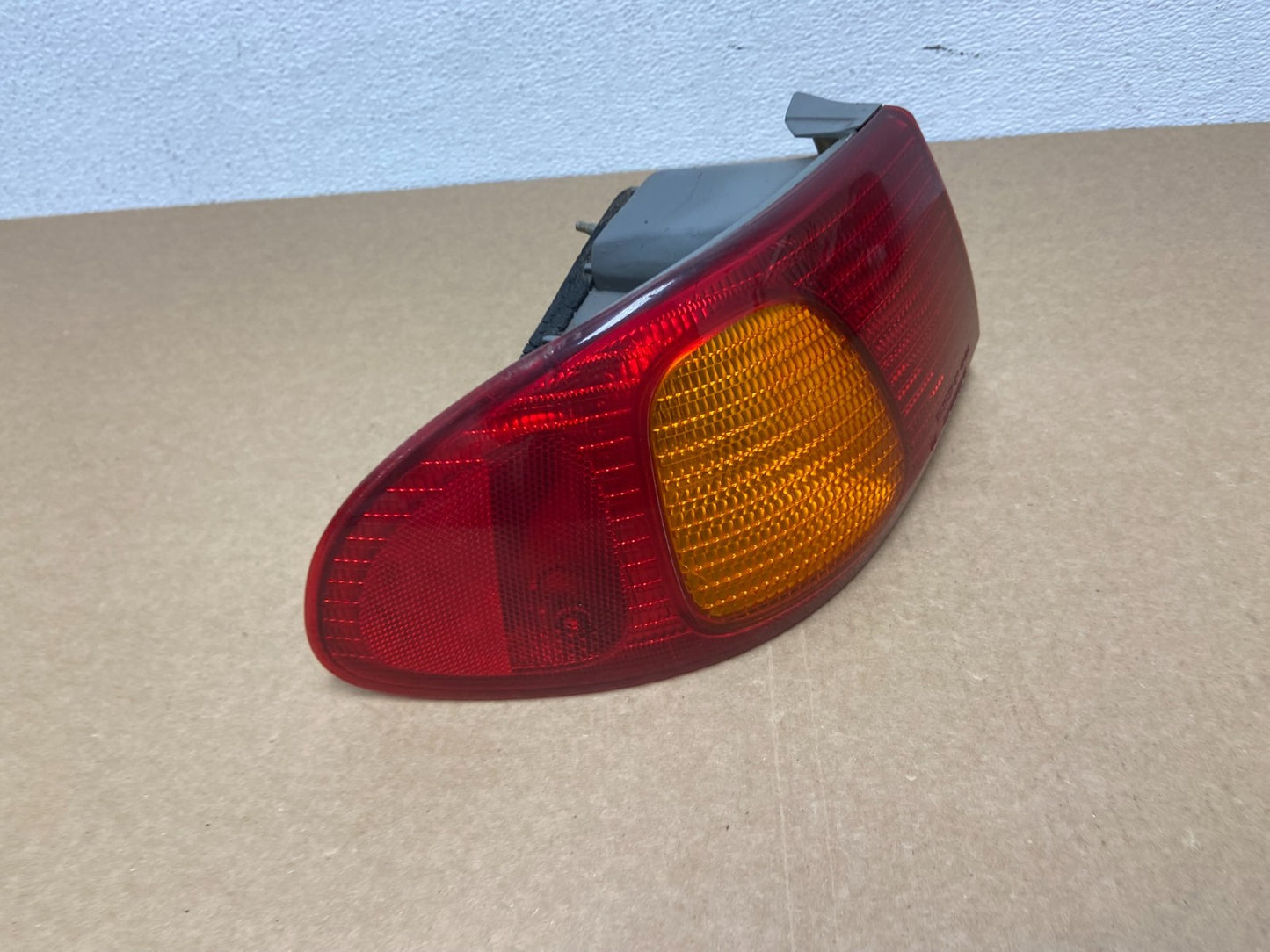 1998 1999 2000 Toyota Corolla Left Driver Lh Side Tail light AB9946 DW2
