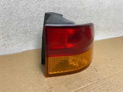 2002 2003 2004 Honda Odyssey Right Passenger Side Tail Light AH7983 LK1