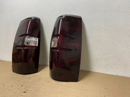2007-2013 Chevrolet Avalanche Left +Right Side Tail Lights AG8043 DW2