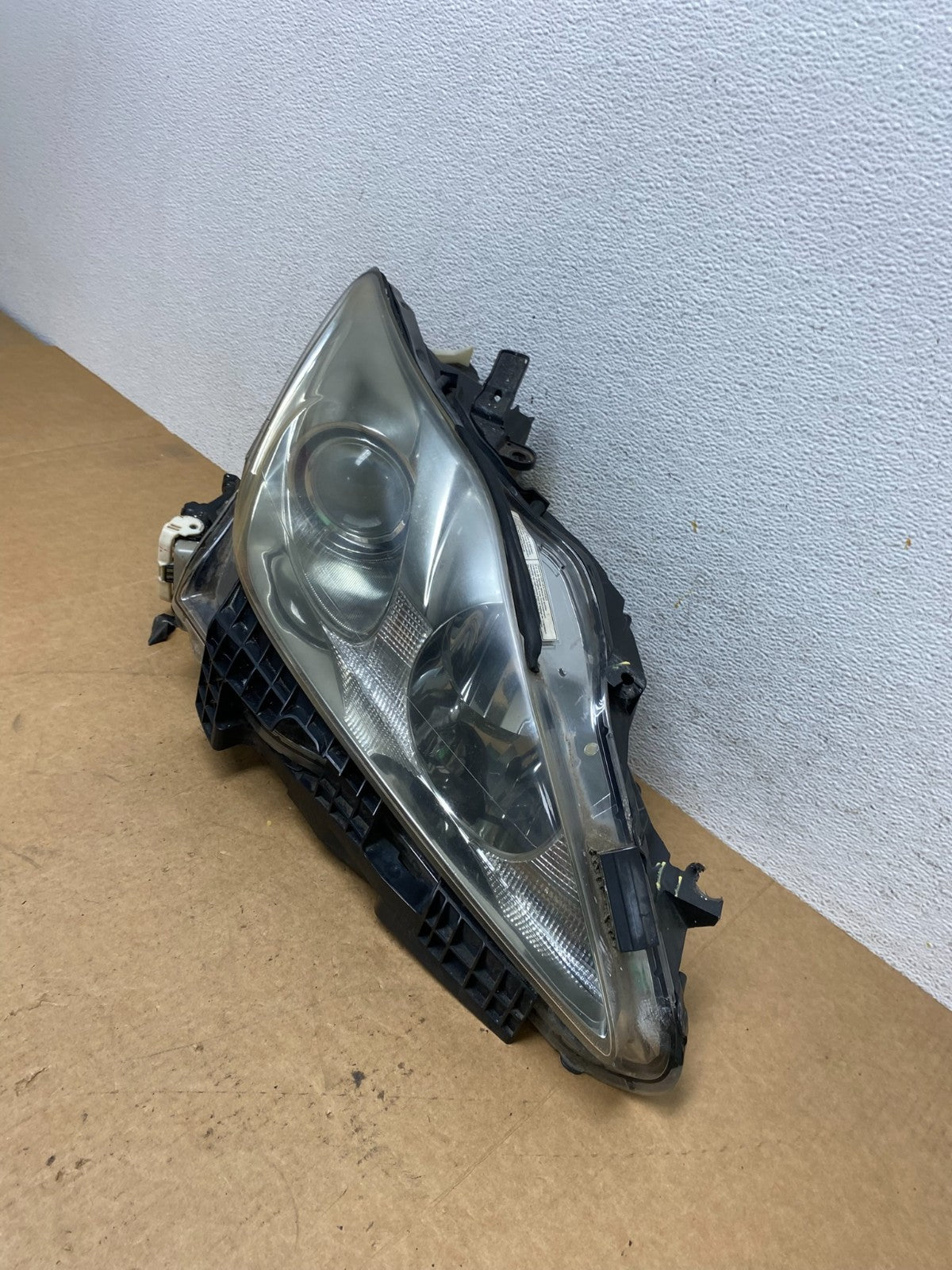 2006 - 2010 Lexus IS250 Right Passenger RH Side Xenon Headlight AE3171 DW1