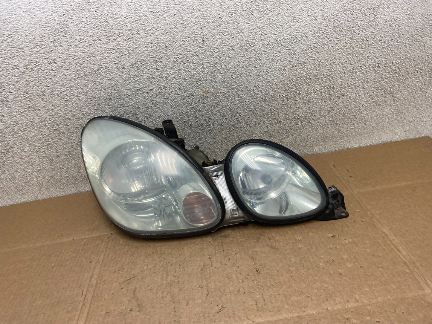 2001 to 2005 Lexus GS430 Gs300 Right Passenger Headlight Halogen Y8800 DW0