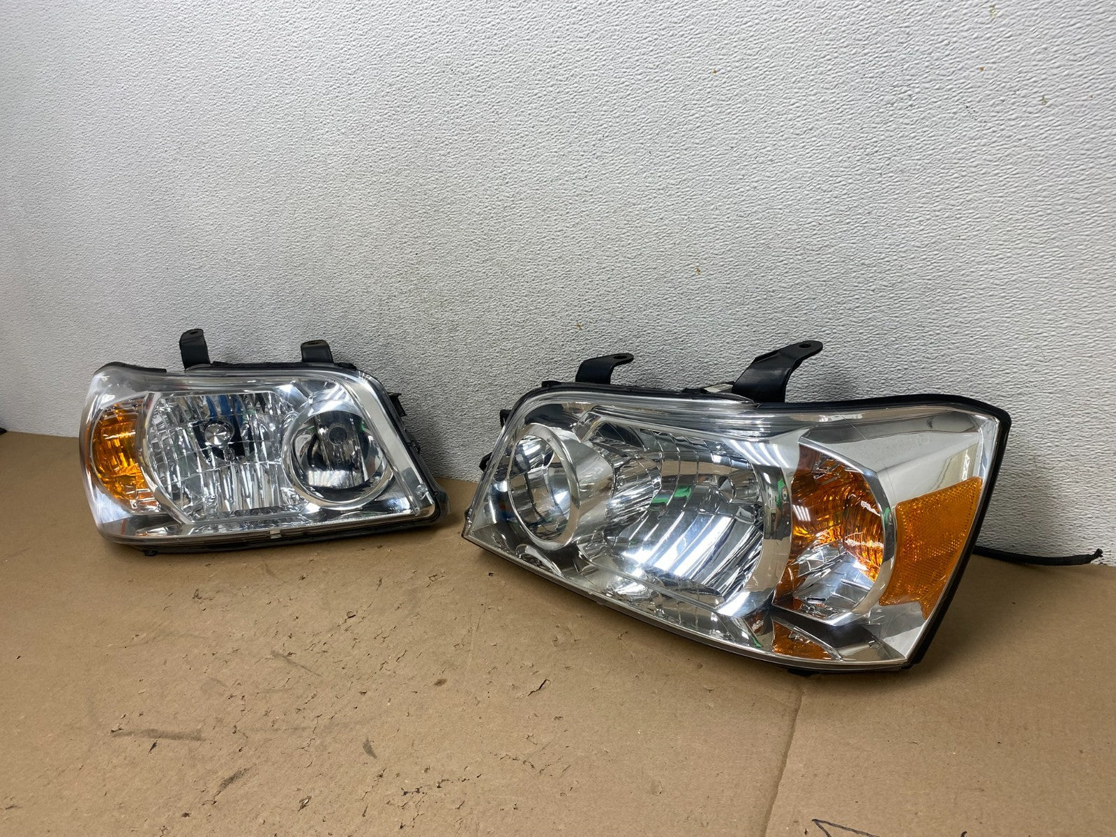 2004 2005 2006 Toyota Highlander Headlights Left+Right Side AG4294 DW1