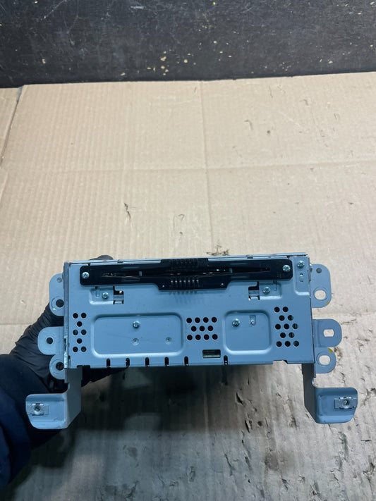 2013 to  2015 Lincoln Mkt Am Fm Cd Player Radio Receiver X8455 DG0
