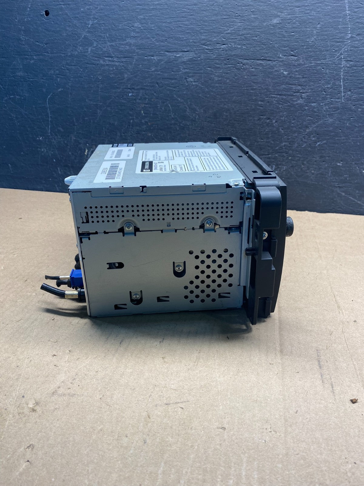 2009-2013 Chevrolet Tahoe AM FM Radio CD Player w Aux Bluetooth ae7398 DG2