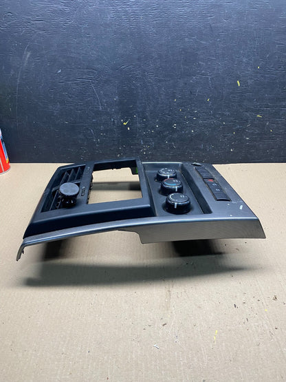2008 to 2012 Jeep Liberty Dash Climate Temperature Control Radio Bezel Q6928 DG2