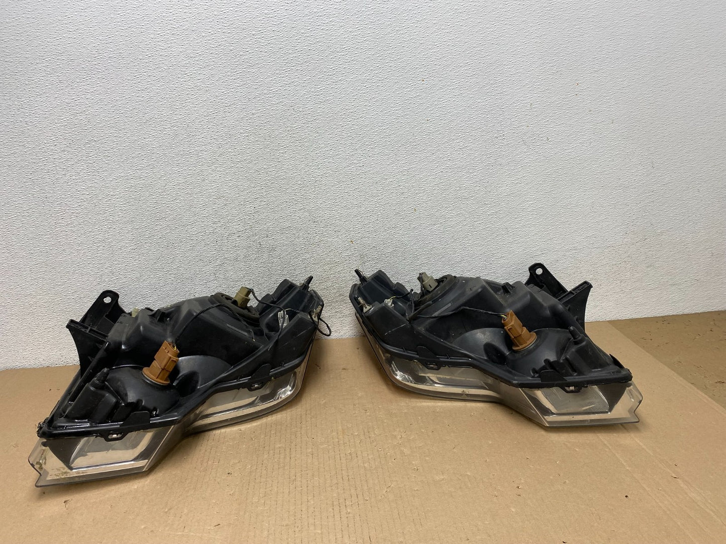 2009 to 2014 Ford F-150 F150 Left+Right Halogen Headlights AF3100 DW8
