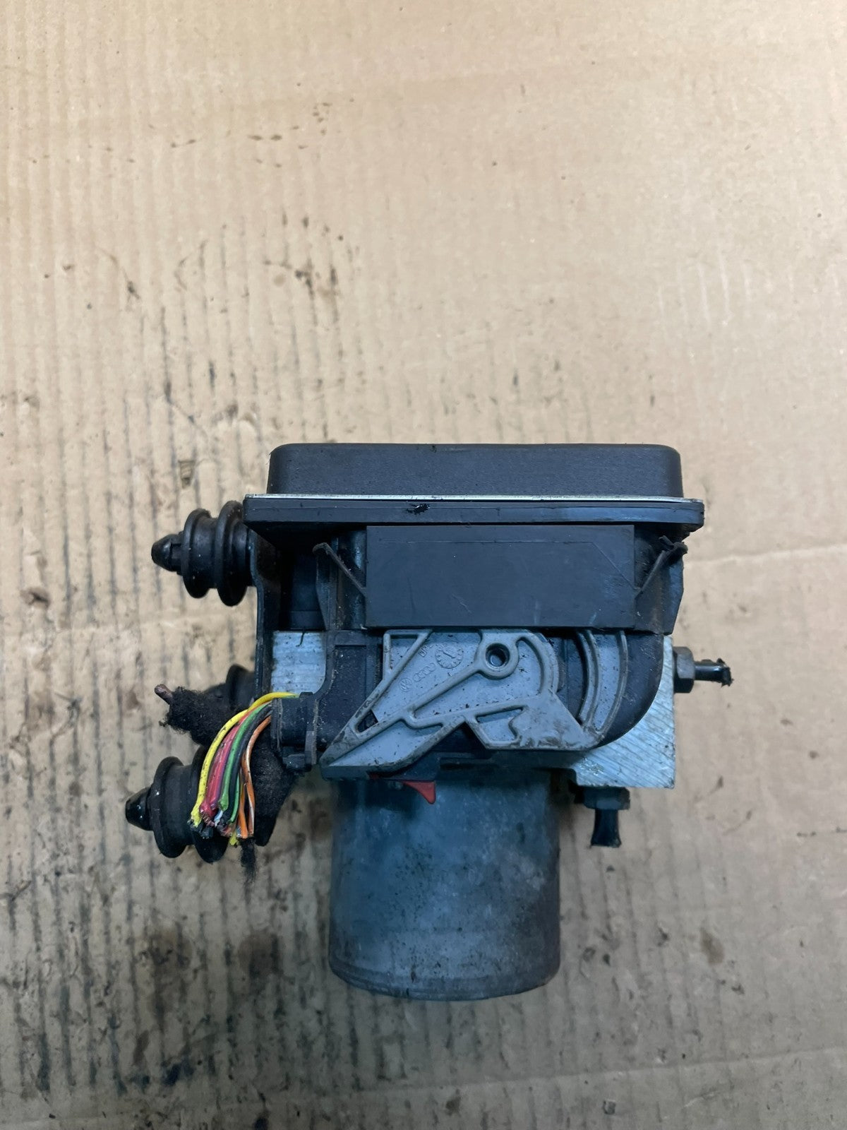 2014 to 2016 Audi A4 ABS Anti-Lock Brake Pump 8K0907379CP OEM x8603 DG1
