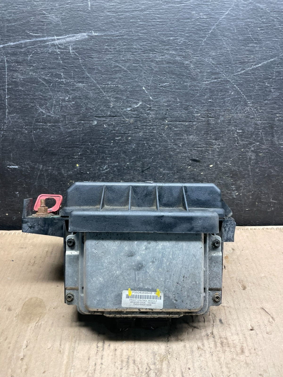 2005 Dodge Charger  Fuse Box Body Control Module BCM t2886 DG2
