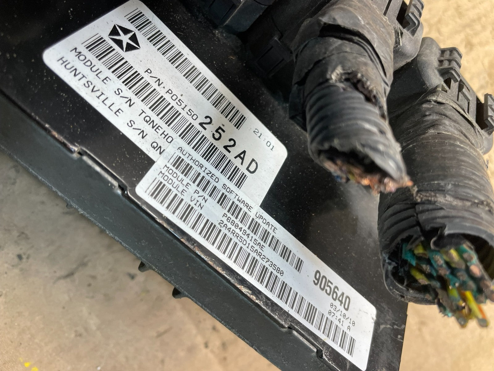 2010 Dodge Caravan Town & Country Engine Computer p68049415ae T7397 DG3