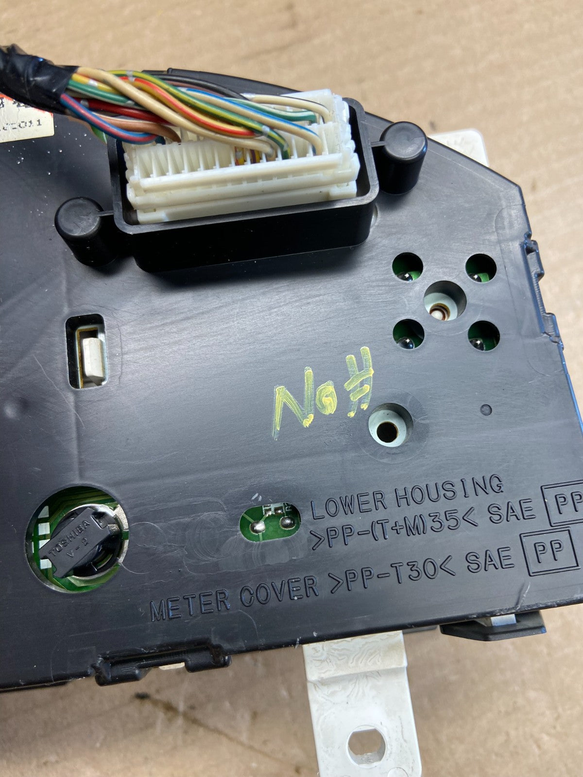 1998 to 2000 Nissan Pathfinder Speedometer Cluster Gauge AH13936