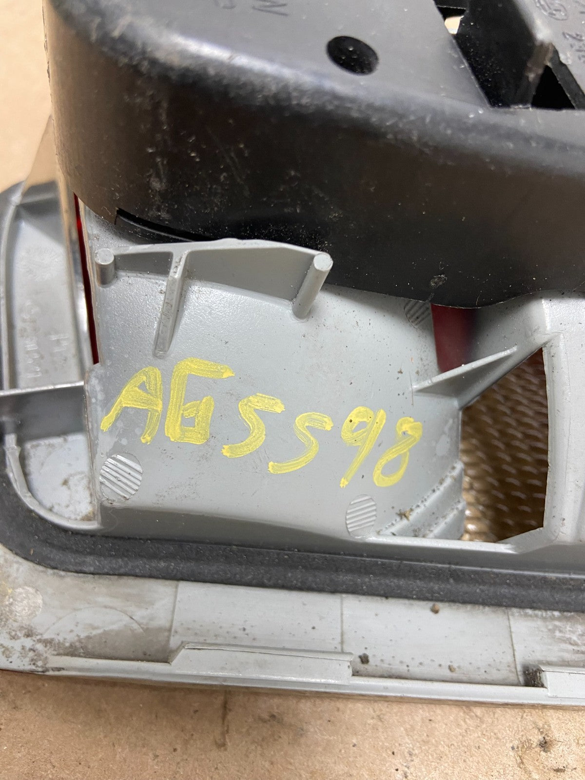 1998 - 2001 BMW 3 325i E46 Series Left Driver LH Side Inner Tail Light AG5598 DG6