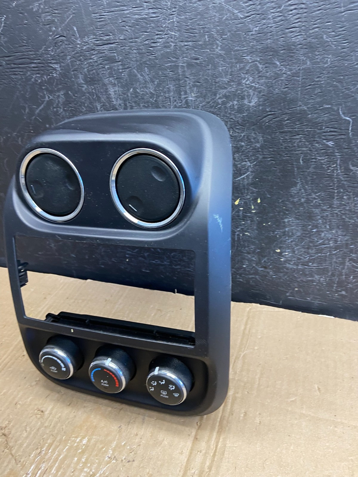 2011 to 2017 Jeep Compass Dash Climate Temperature Control Radio Bezel ae1998 DG1