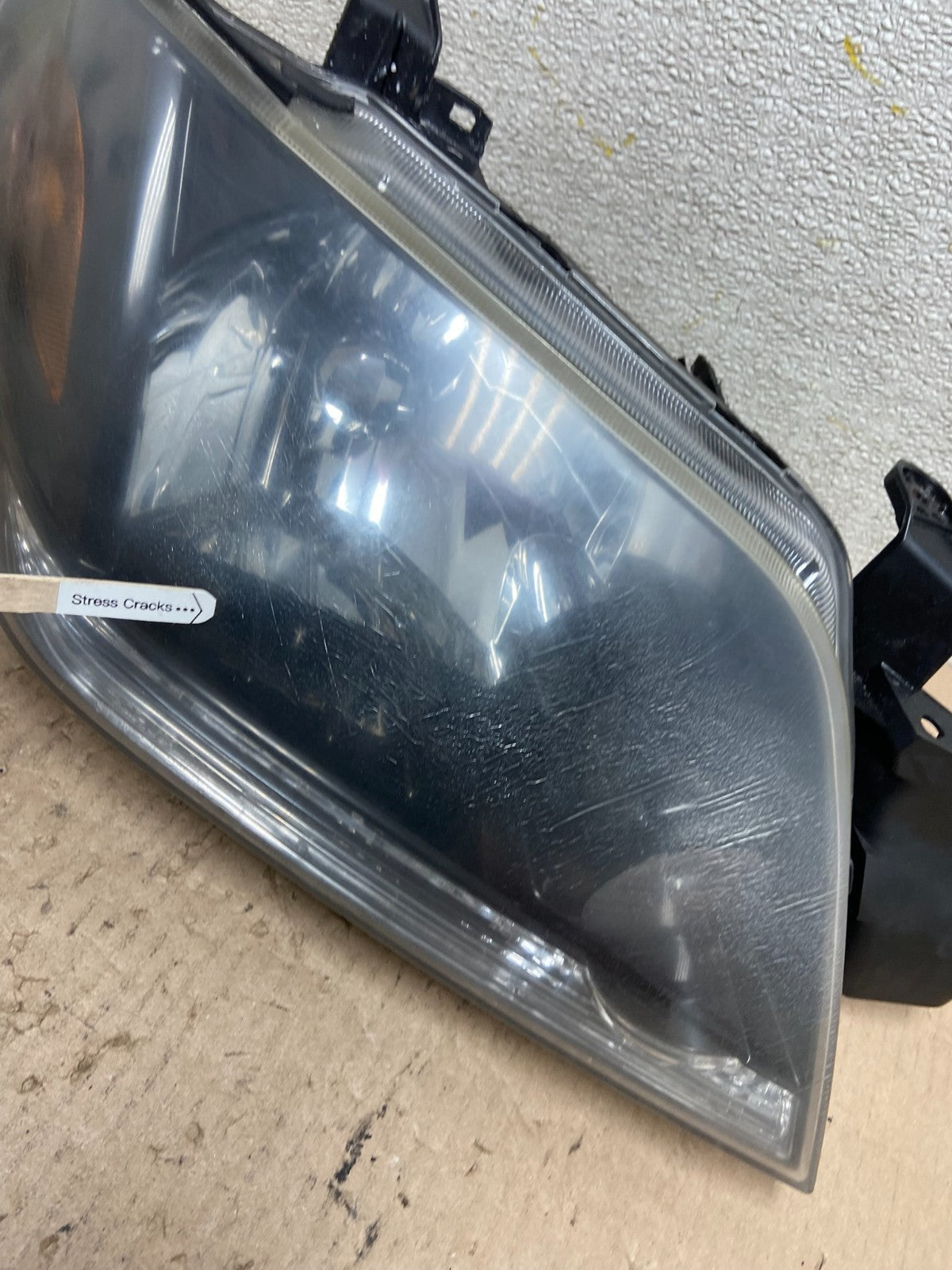 2003-2004 Mitsubishi Outlander Right Passenger Headlight Oem Z4075 DG4