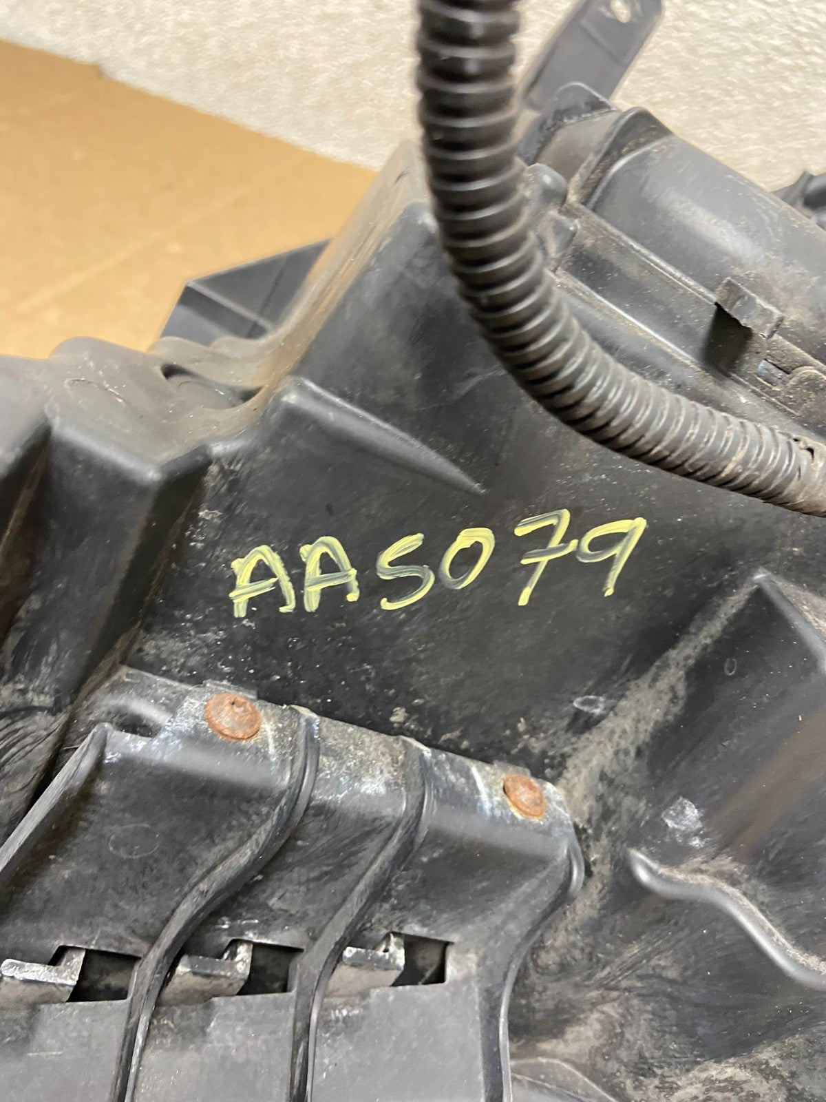 2010-2015 Chevrolet Equinox Right Passenger Halogen Projector Headlight AA50799
