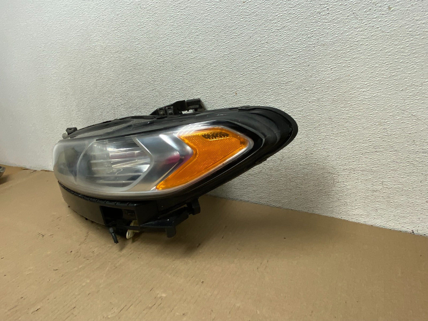2013 to 2016 Ford Fusion Left Driver Lh Side Headlight AG7917 DW2