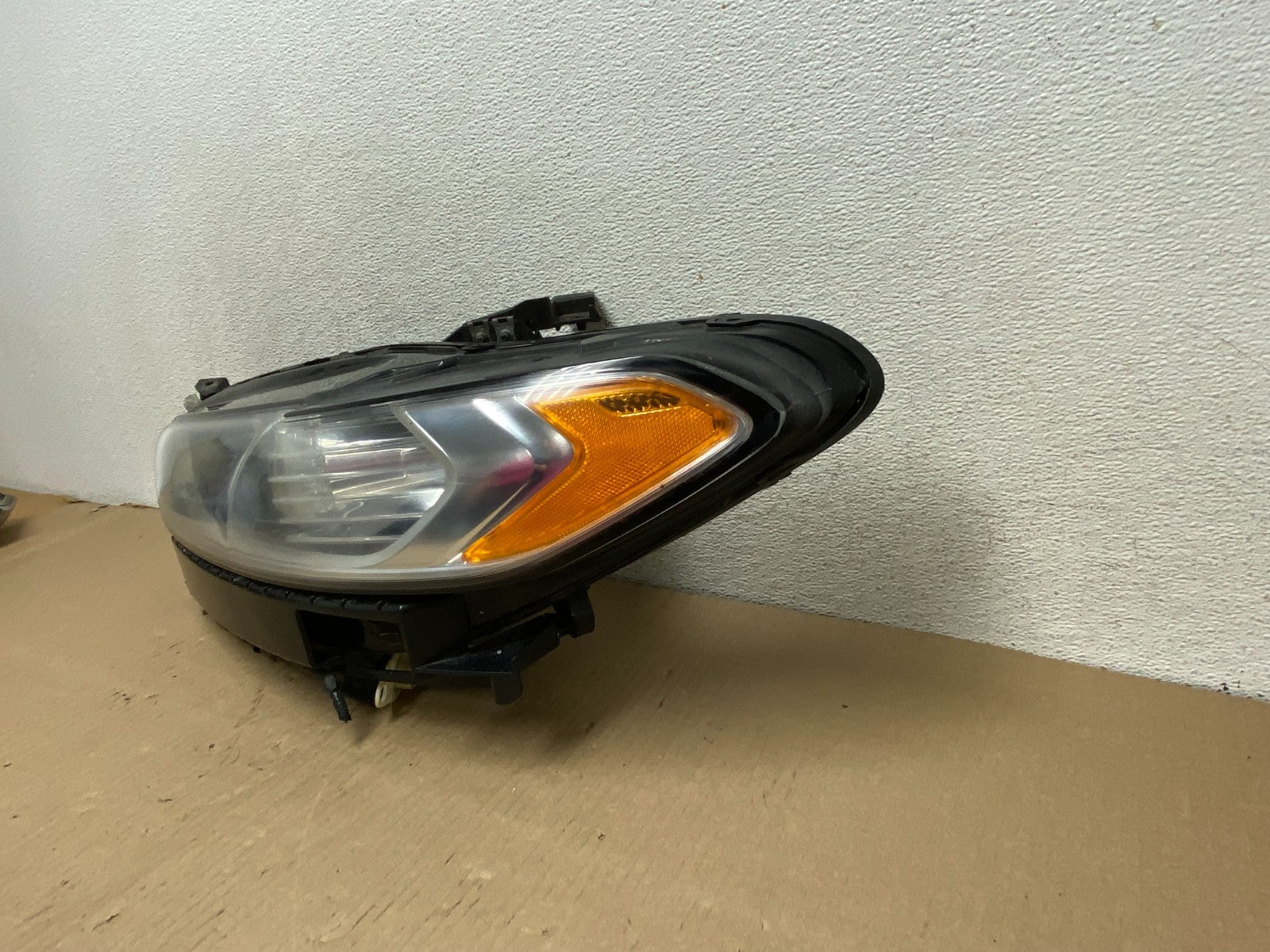 2013 to 2016 Ford Fusion Left Driver Lh Side Headlight AG7917 DW2