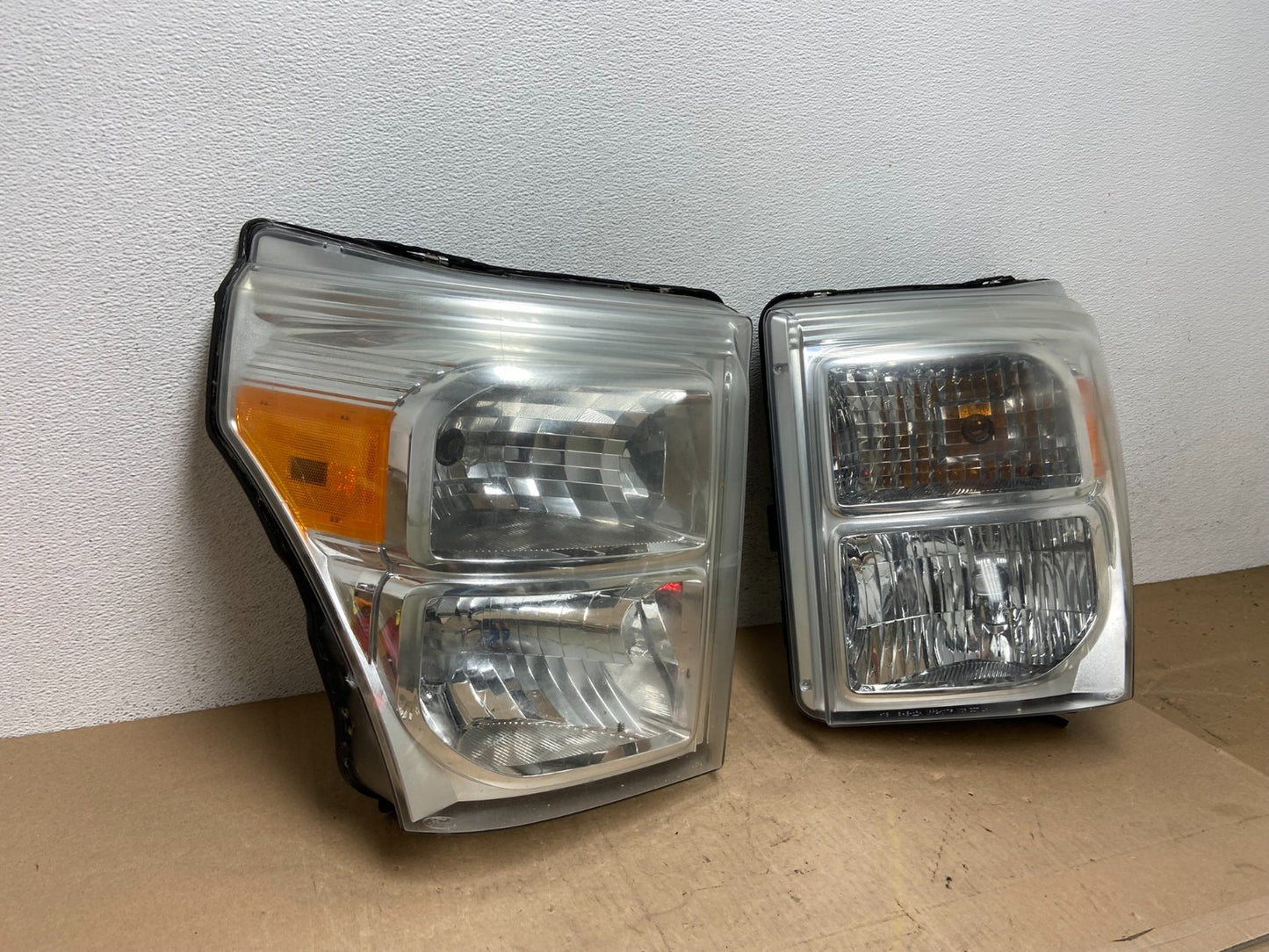 2011 to 2016 Ford F250 Super Duty Left+Right Side Headlights AE6788 DW2