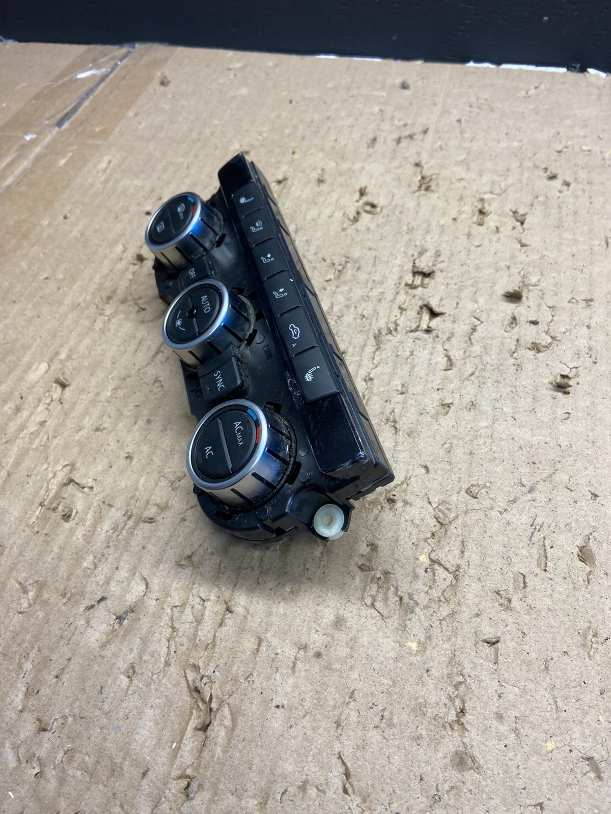 2009 - 2011 Volkswagen CC Center Climate Control Panel AC Heater ab5735  DG2