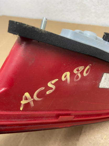 2005-2007 Mercedes-Benz C230 C240 W203 C-Class Left Driver Tail Light AC5980 DW6