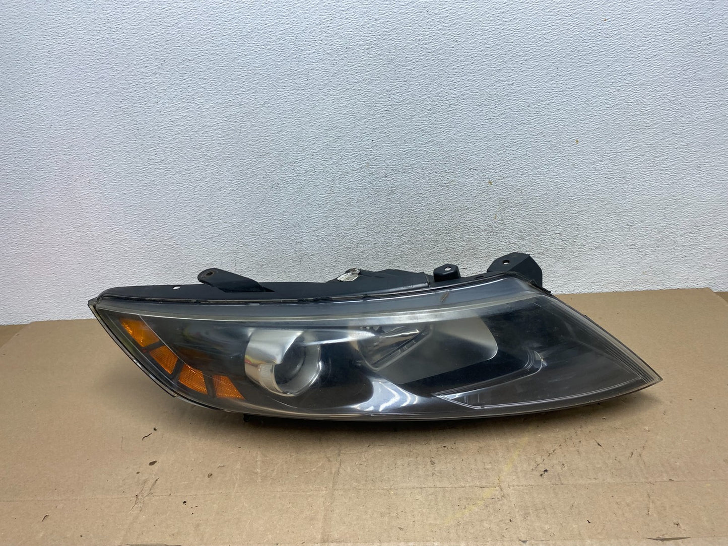 2011-2013 Kia Optima Right Passenger RH Side Headlight Halogen AE6784 DW0