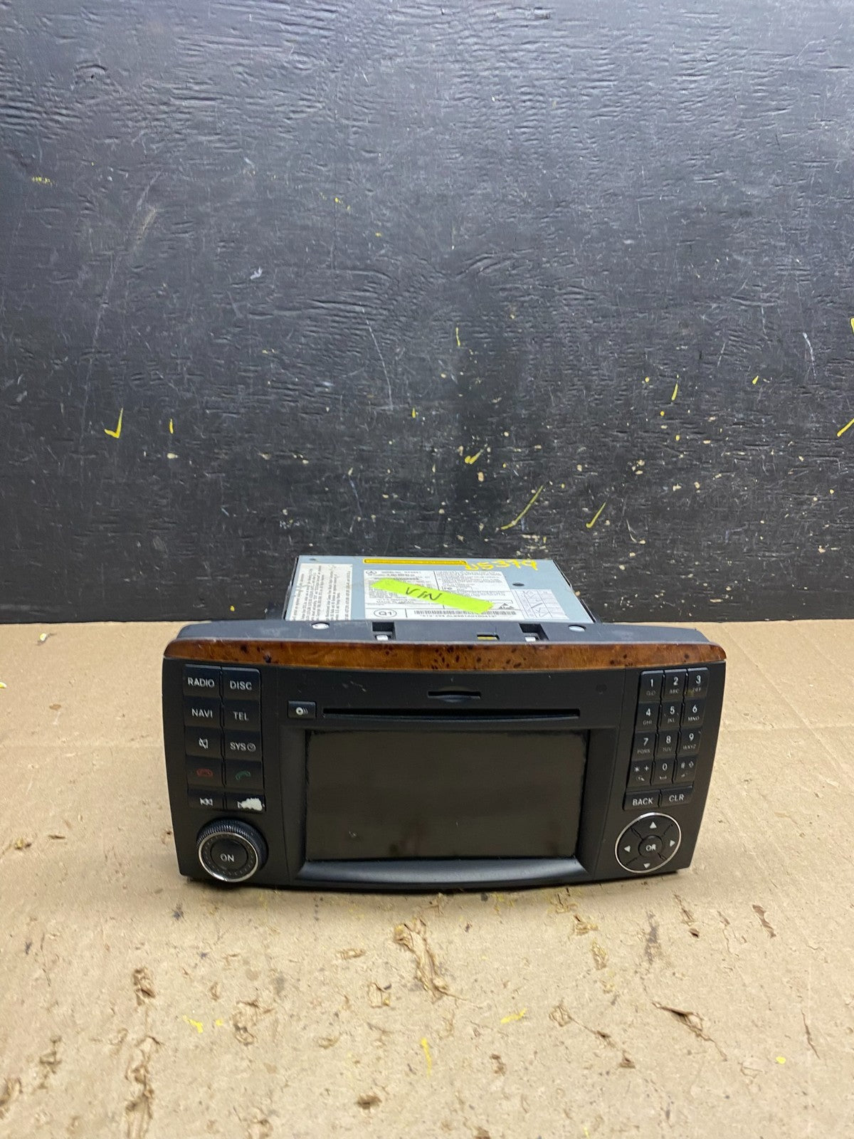 2010-2012 Mercedes W251 R350 Head Command Navigation Radio 6 CD Player u5379 DG0
